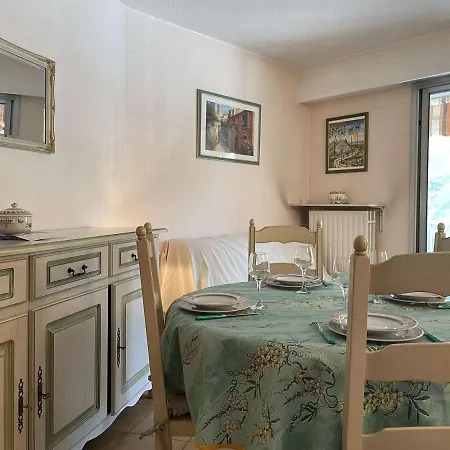 Avec Terrasse, Piscine Et Parking Prive A Mandelieu-la-napoule, Proche Commerces - Fr-1-609-62 *
