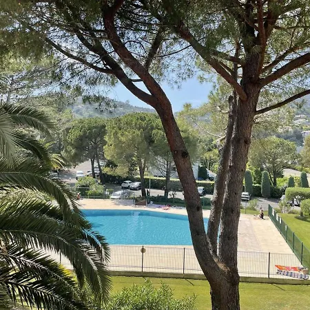 Apartment Avec Terrasse, Piscine Et Parking Prive A Mandelieu-la-napoule, Proche Commerces - Fr-1-609-62 *