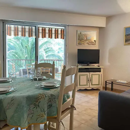 Avec Terrasse, Piscine Et Parking Prive A Mandelieu-la-napoule, Proche Commerces - Fr-1-609-62